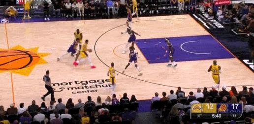 湖人打出12比0的反击，杰伦-格林立功了。湖人vs太阳