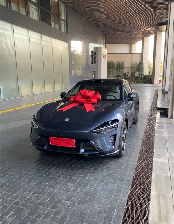 打工人慕了！云米给员工奖励小米YU7：期待能奖出更多台 