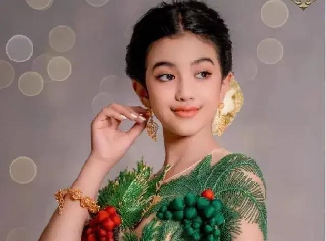 2011年，中国小伙曾亮平与柬埔寨公主德丝相恋，谁料，德丝父亲连夜赶来，“啪”的