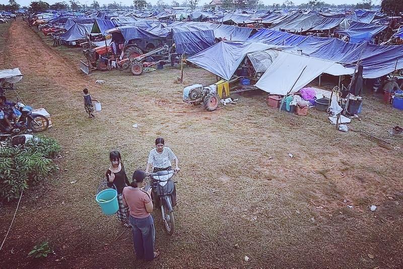 美国总统特朗普声称将通过关税施压泰国和柬埔寨，推动双方达成停火。泰国总理阿努廷向