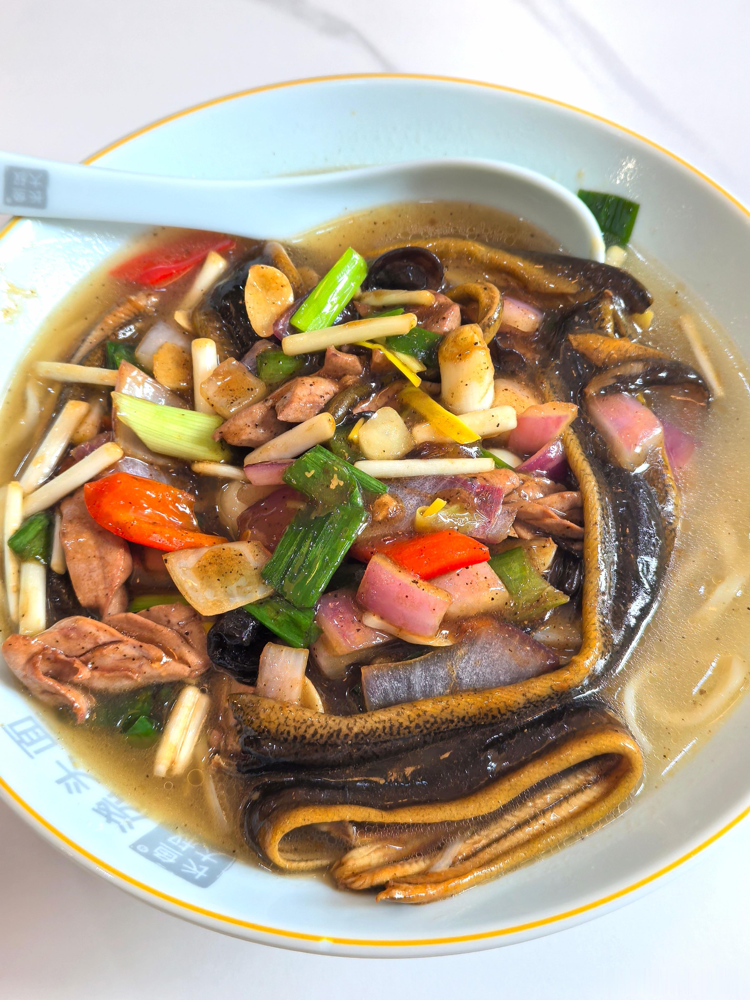 吃面，但面里其实是有肉的，如果按照素面的价格甚至只是面汤的价格卖你，你要不要呢？