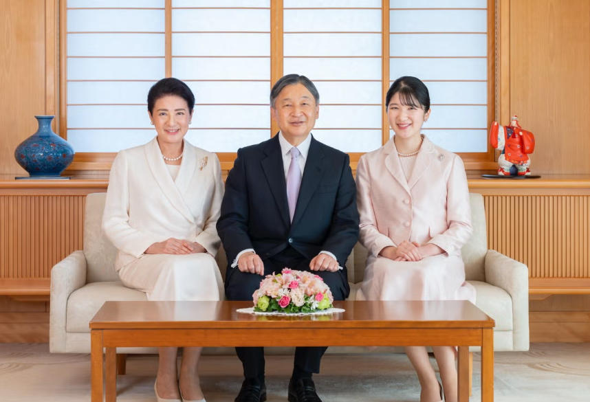 “这些措施把男性皇族当作种马，把女性皇族变成生育机器”