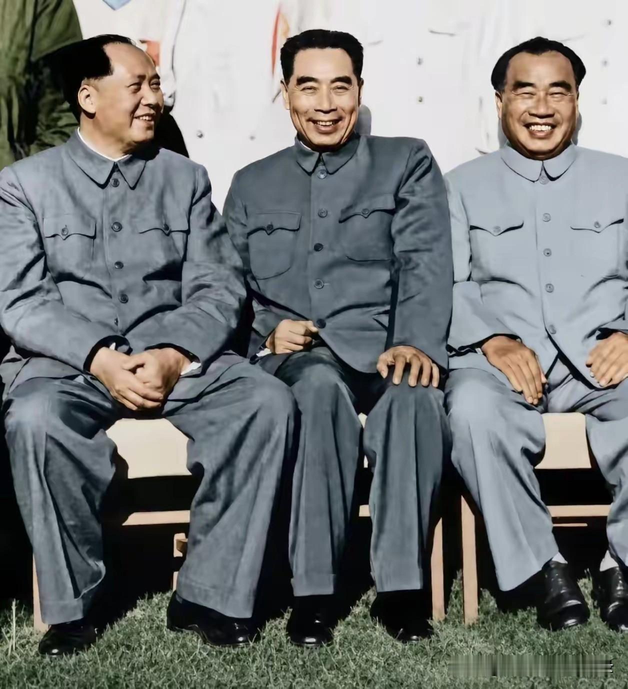 坐如钟.
站如松.
走如风.
神奇智.
挚诚德.
奇久宽.龙行虎步，俾睨天下。老