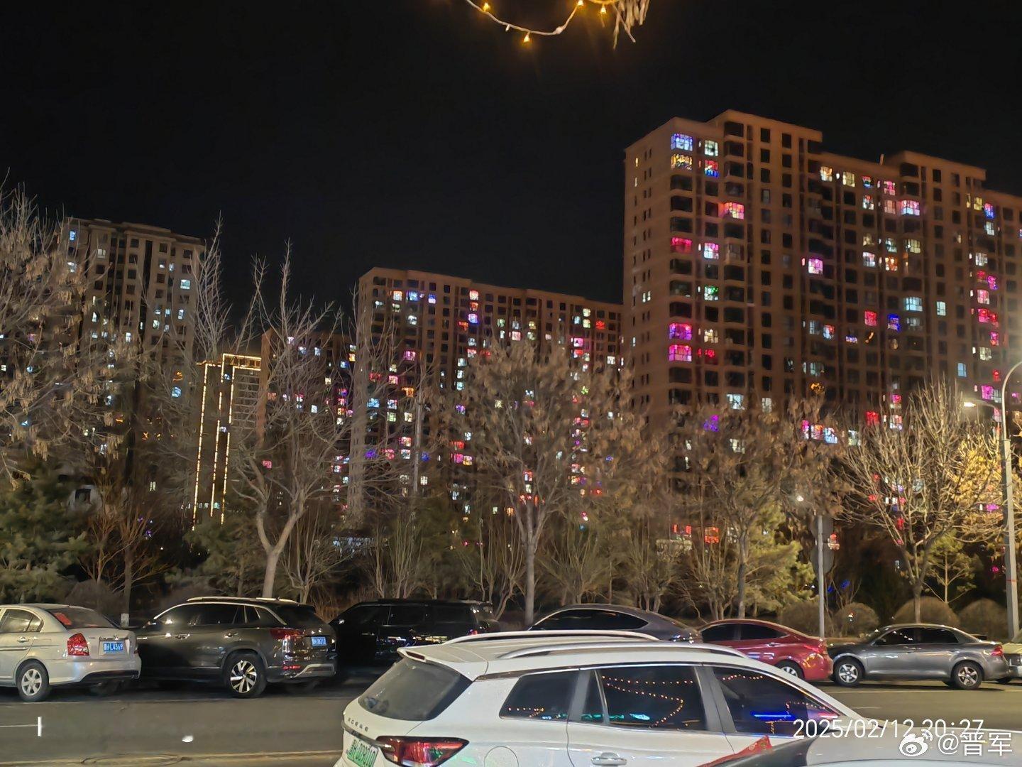 山西人民的元宵节家家户户灯笼耀 