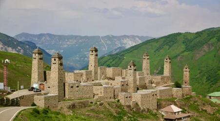 “悍匪之国”车臣女多男少，女人凹凸有致，领导人曾支持一夫多妻。

车臣确实存在性