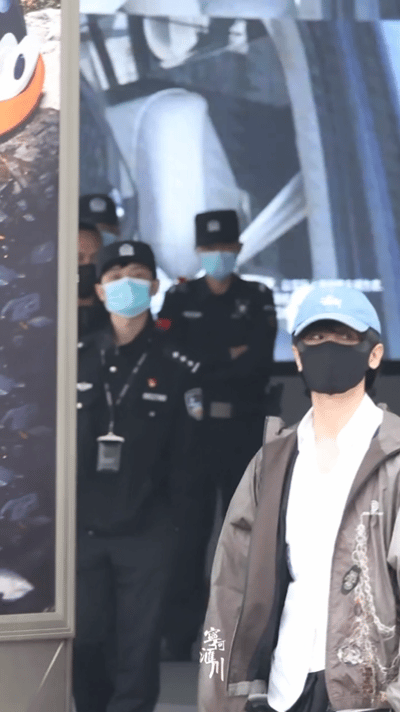 成毅好抗冻，他有自己的季节是真的，我还在穿毛衣 