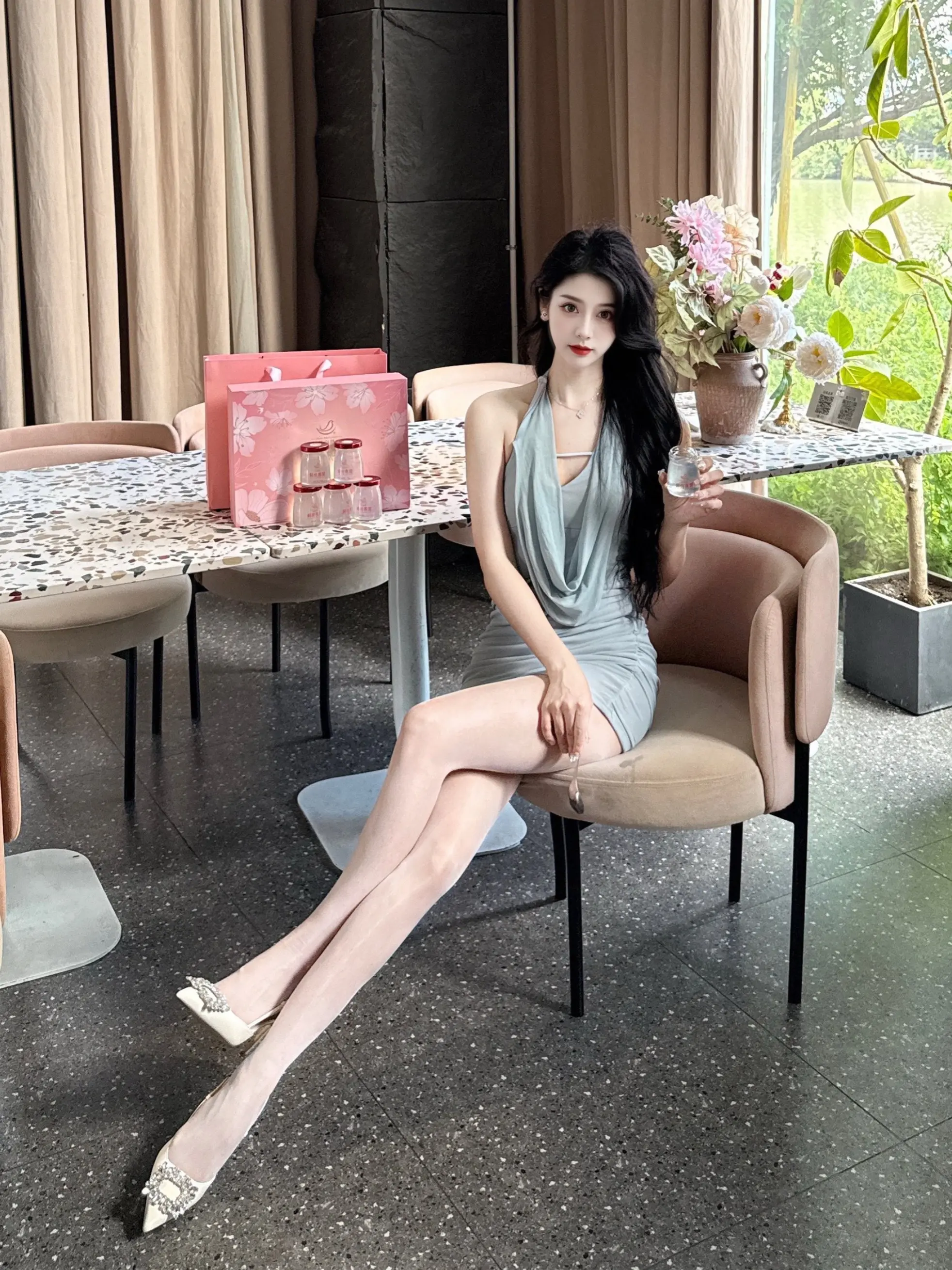 爱又怎样 很爱又怎么样 特别爱又能怎么样。