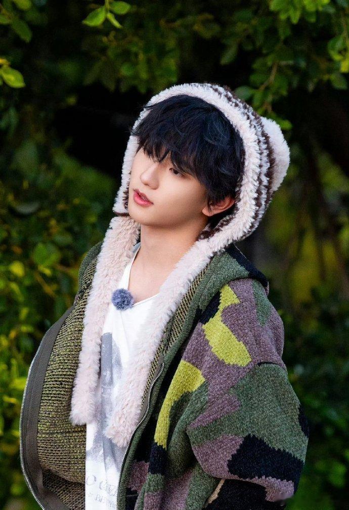 付航说穆祉丞从来不会伪装周五晚高疯穆祉丞的性格真的太圈粉了，从来不会伪装自己的情