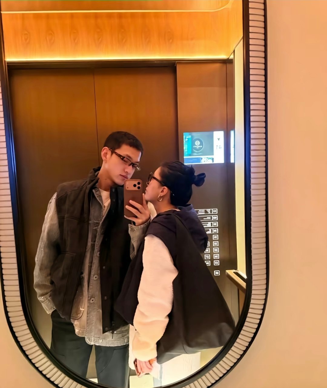 李嘉格男友晒照李嘉格用行动诠释“幸福靠自己争取”。购置新房、重启音乐事业、两个孩