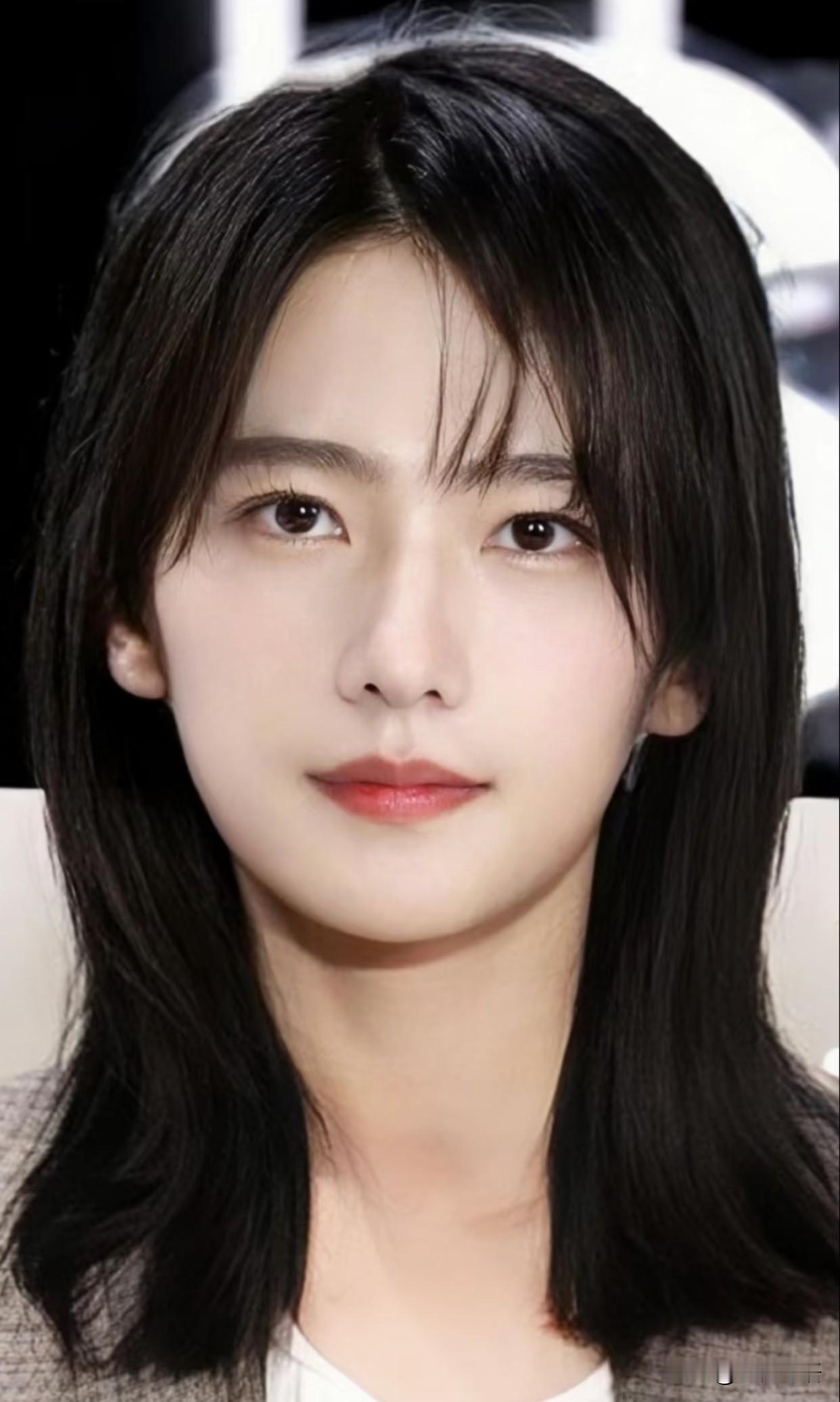 杨洋老师真是做男做女都精彩[害羞]
太美了！
这气质直接戳我心巴！
清冷挂的美，