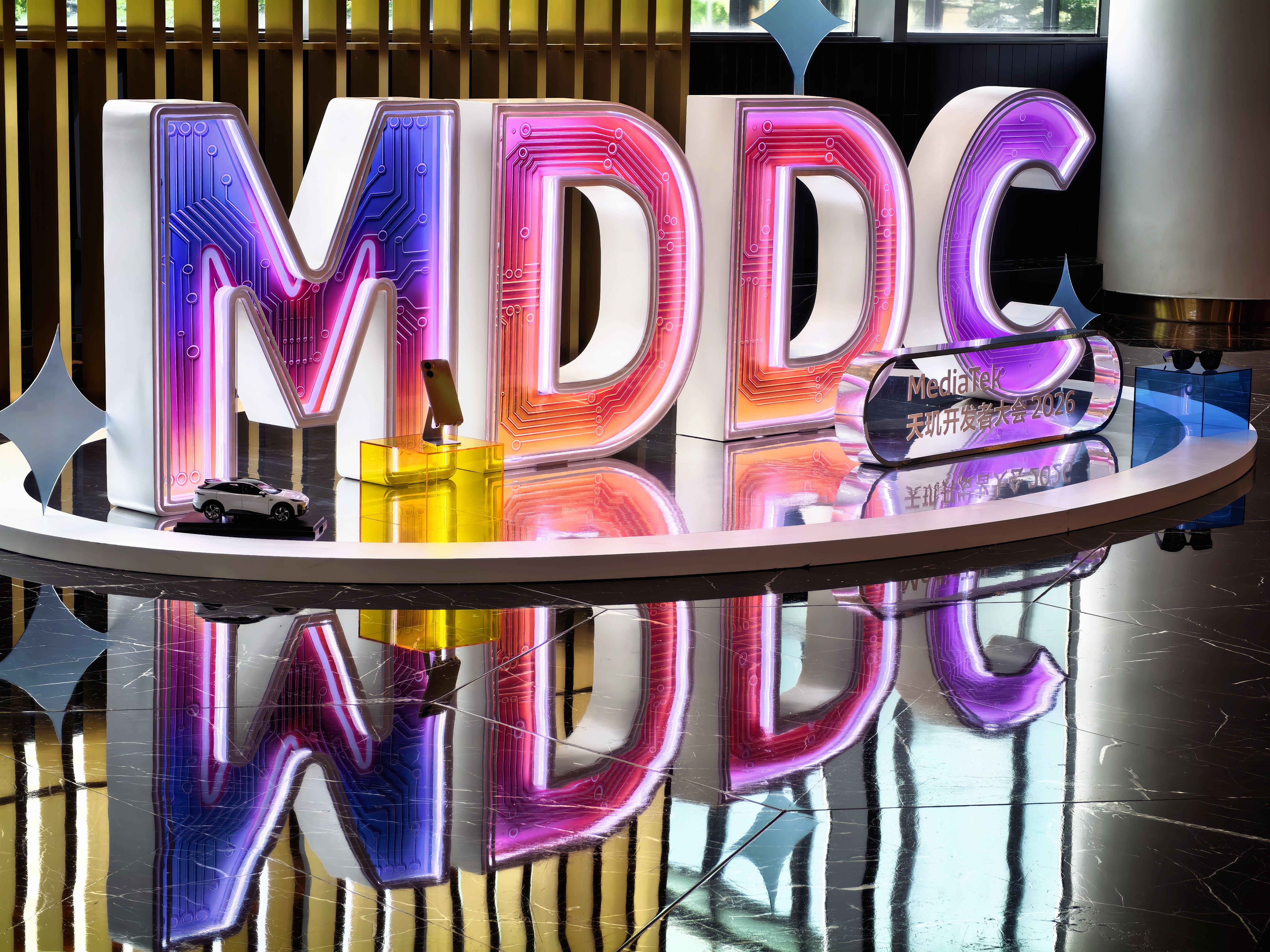 今早闪现上海参加联发科天玑开发者大会 MDDC2026。今年的主题是“全域芯智能