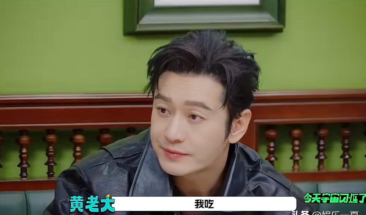 让黄晓明馋哭的，不是鲍鱼海参，而是山东人夏天的“续命餐”——炸知了猴。
这东西，