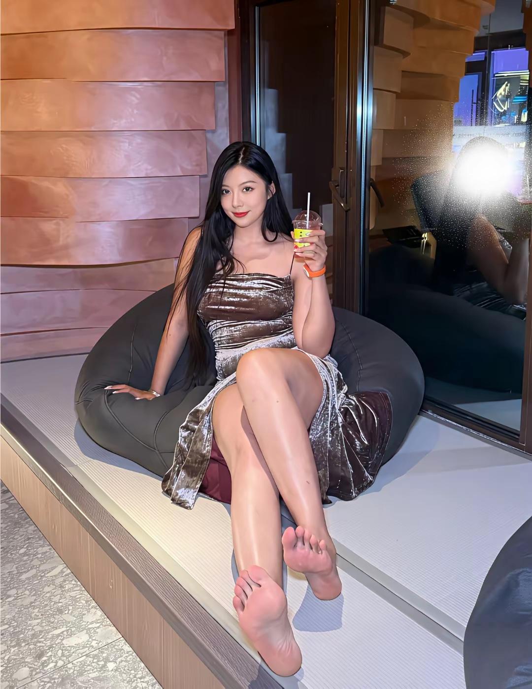 今天是11月4日，星期二，早安。不是所有的愿望都能一一实现，不是所有的成长都能顺