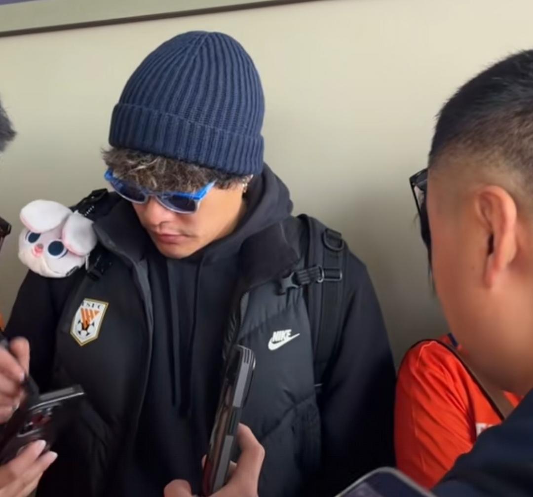 最新消息，泰山队已经坐飞机抵达昆明，五大外援泽卡，瓦科，克雷桑，马德鲁加，阿尔瓦