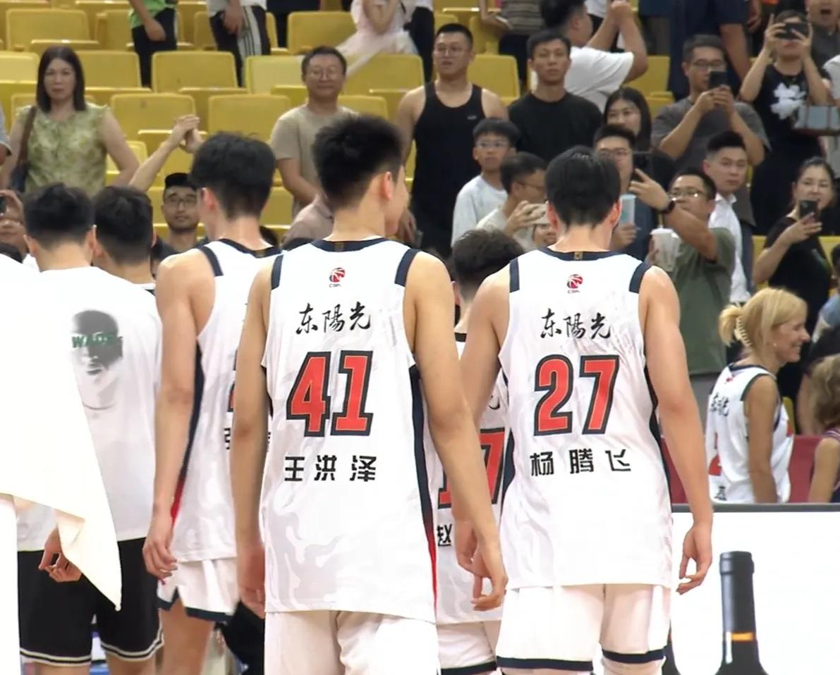 对抗拉满！广东98‑84力克墨尔本老虎，热身赛收获两连胜
 
佛山国际挑战赛继续