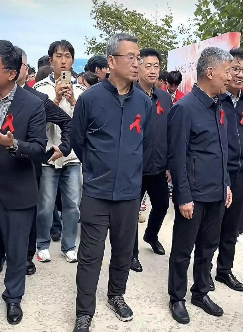 白岩松
粉丝偶拍
