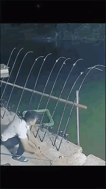 这是我见过最疯狂的钓鱼人，没有之一👍