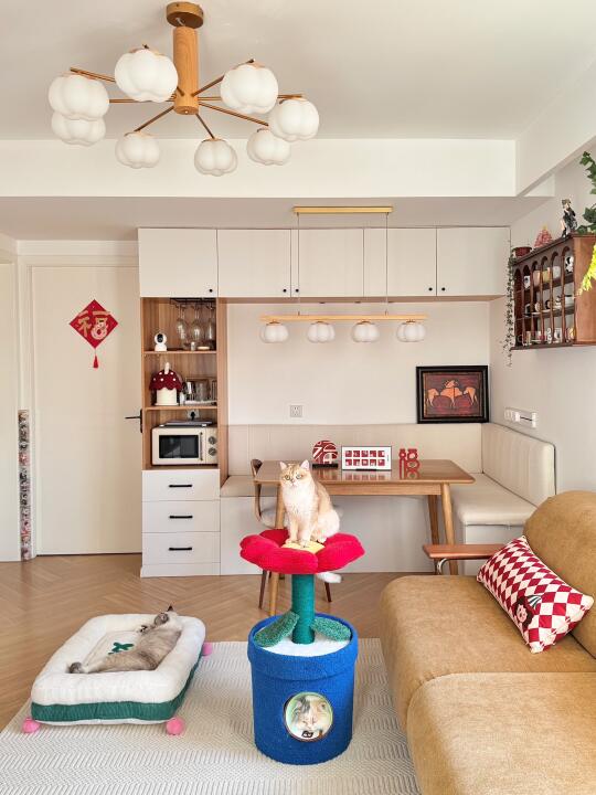 请大家暂停一下，恭喜这位女士！