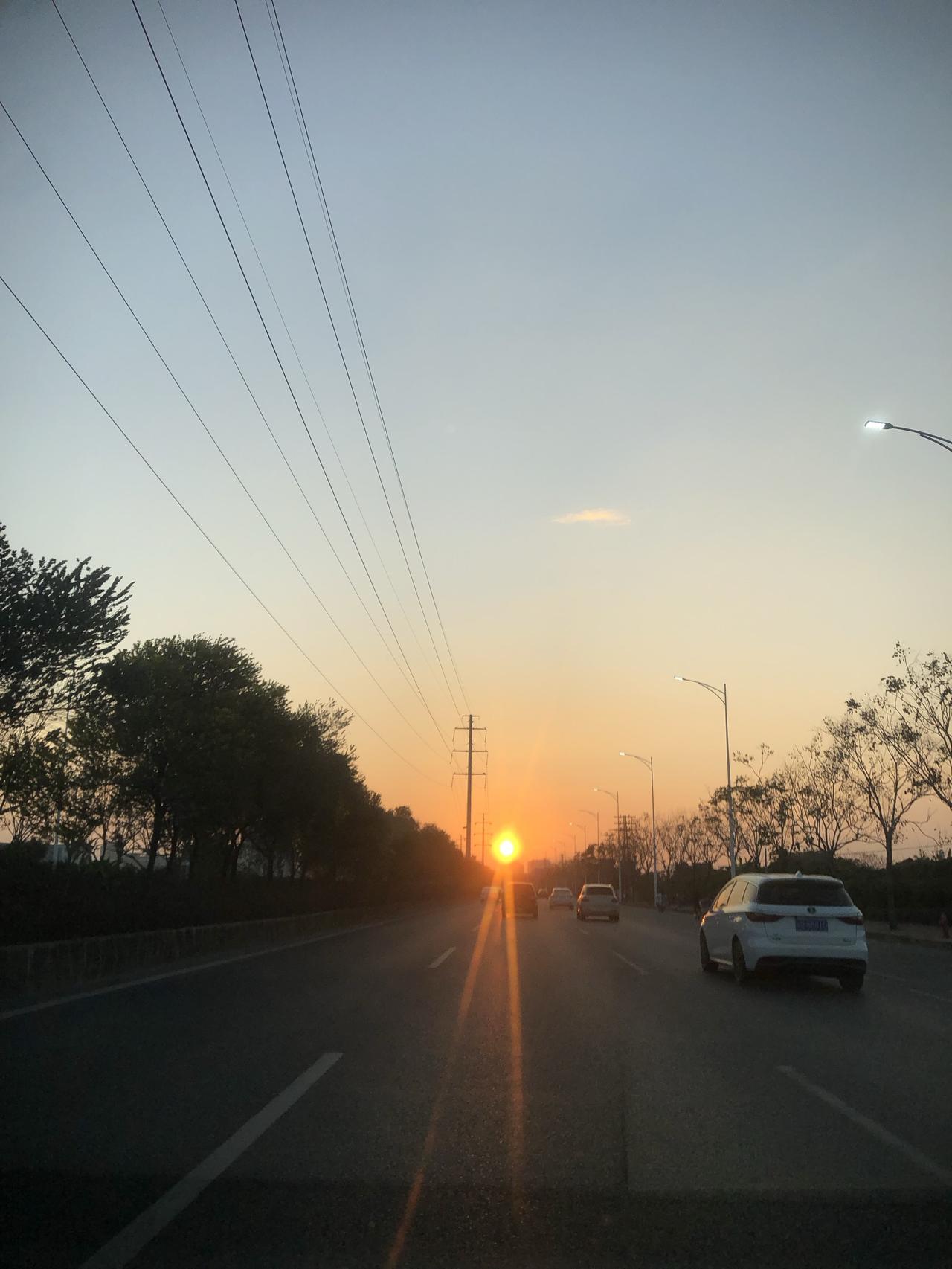 有人说“努力必定成功”你赞同吗?

我只能说不努力肯定不能成功，只是努力了会不会