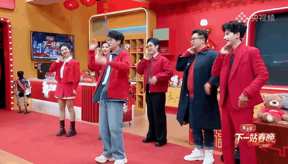 胡先煦说李飞太有活了 李飞又带着大家整活了！《我叫李飞》一响，胡先煦他们全被带进