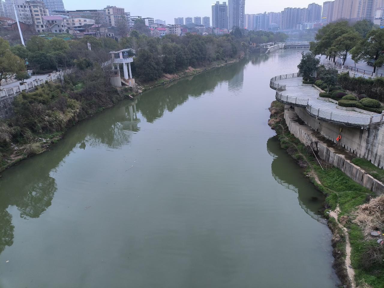 起床做早餐了，陪读的日子慢慢熬