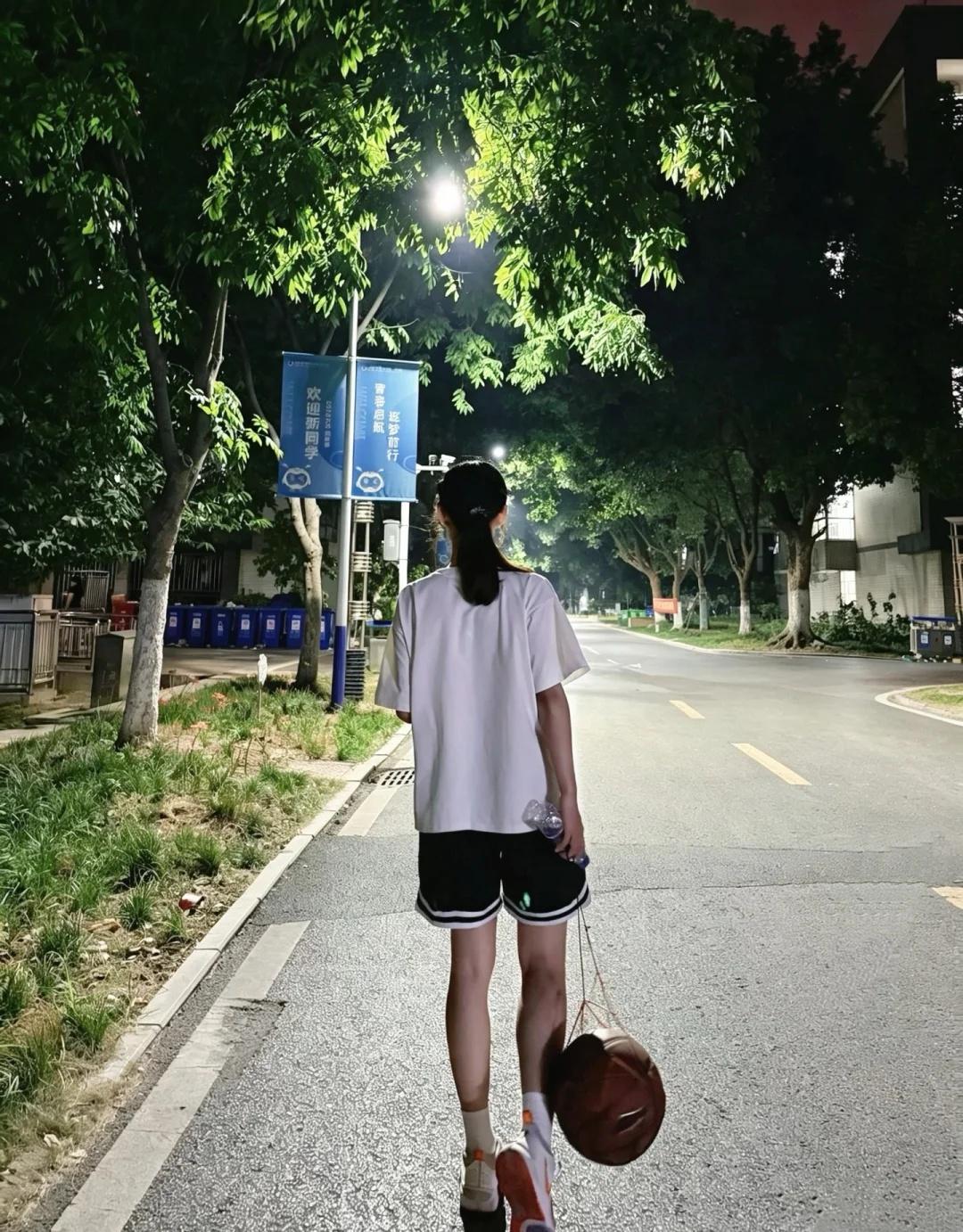 一起打篮球🏀吗
给点流子吧 我哭了