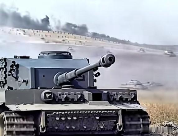 乌克兰军队的总司令，真是英勇无畏啊！坐在装甲车内深入前线，四周响起枪炮声，这可是