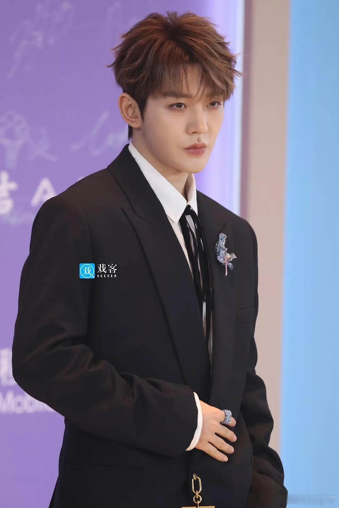 宁愿委屈自己的脸，绝不委屈自己的胃为为每天晚上就“爱你老己，明天见”这个人中也看