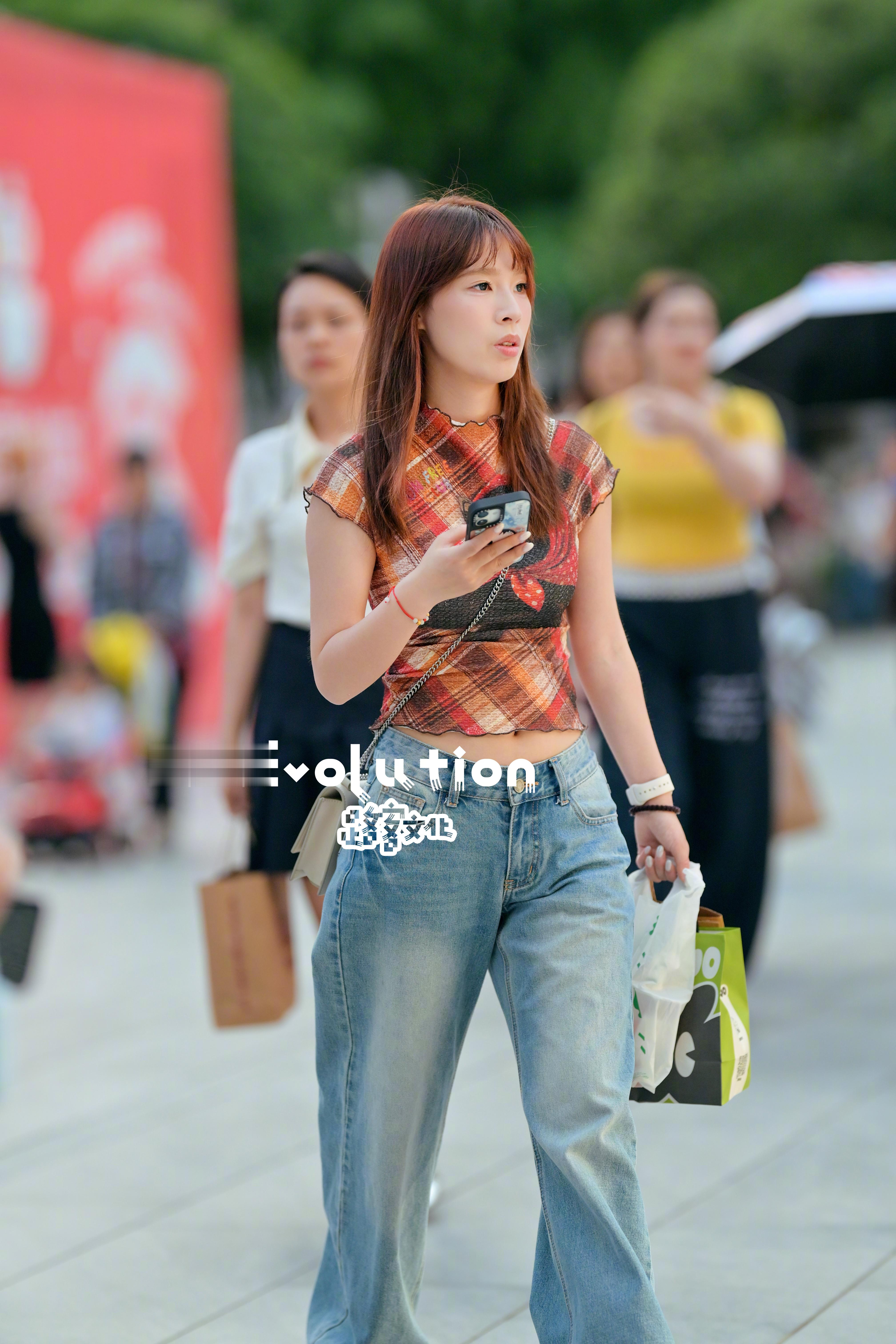 来一张侧面特写 