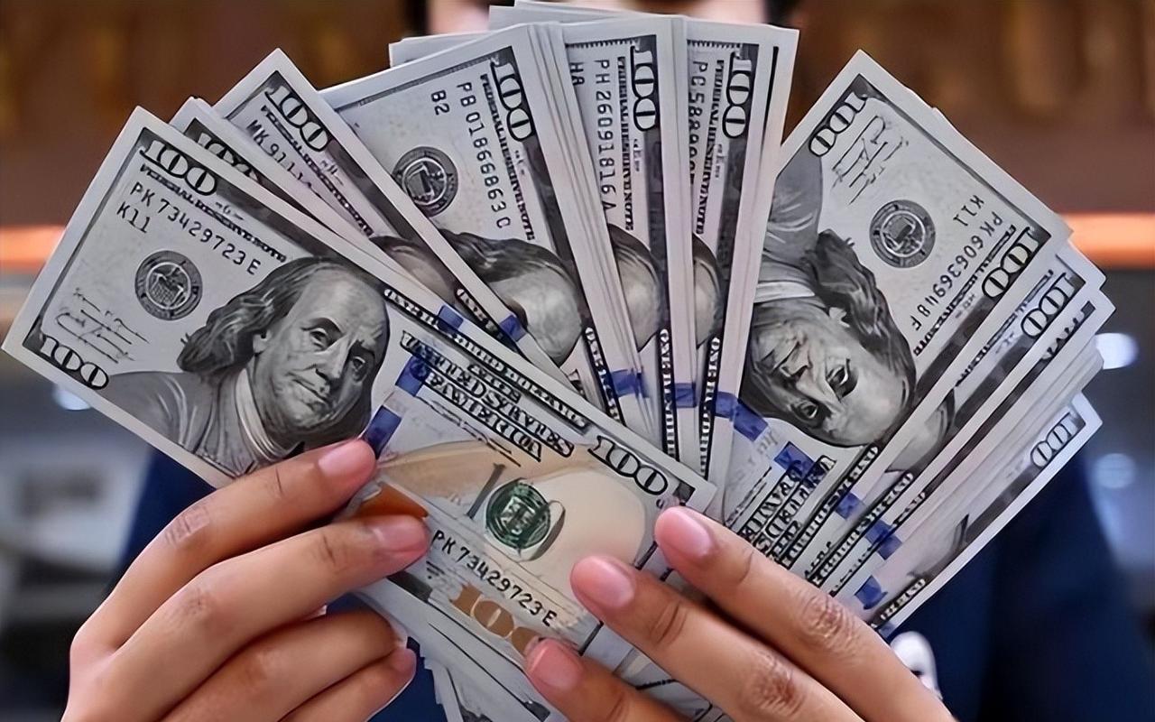 俄乌局势里，乌克兰的“和平计划”引发多方关注。乌总统泽连斯基称新版20点“和平计