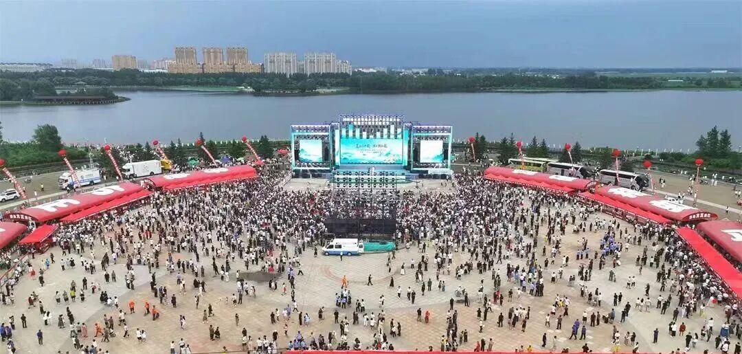 护“莲”三十载：守护游客盘中餐，当好盛会“守门人”

 盛夏荷风拂面，盛会如约启