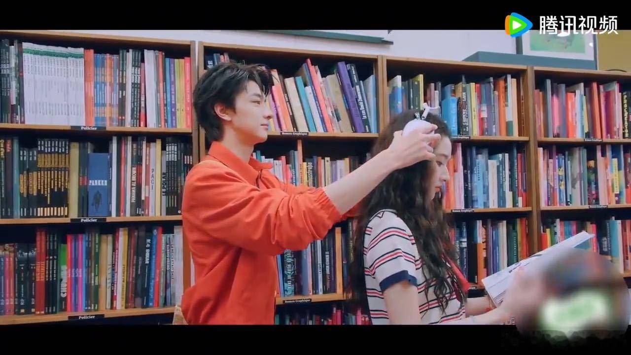 林一王玉雯演员的信念感 没有台词只靠肢体，把《初吻》的名场面还原得挺完整。林一和