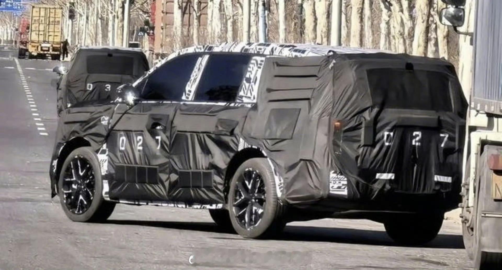 小米三款新车齐曝光小米又要来三款车了小米YU9 6/7座大型SUV小米SU7 L