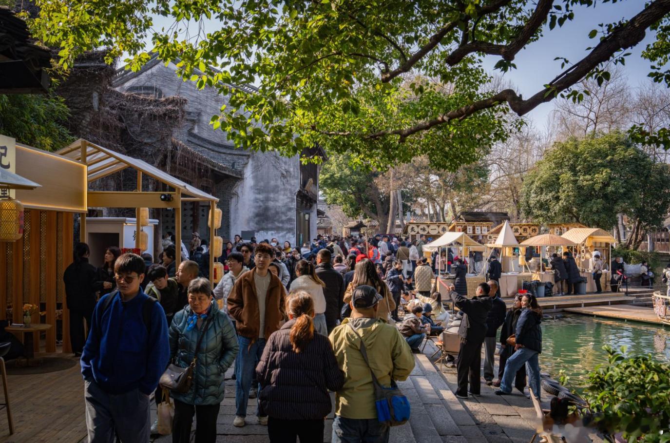 乌镇VS南浔，我推荐乌镇的理由刚从江南水乡旅游回来，被问爆乌镇和南浔古镇更推荐哪
