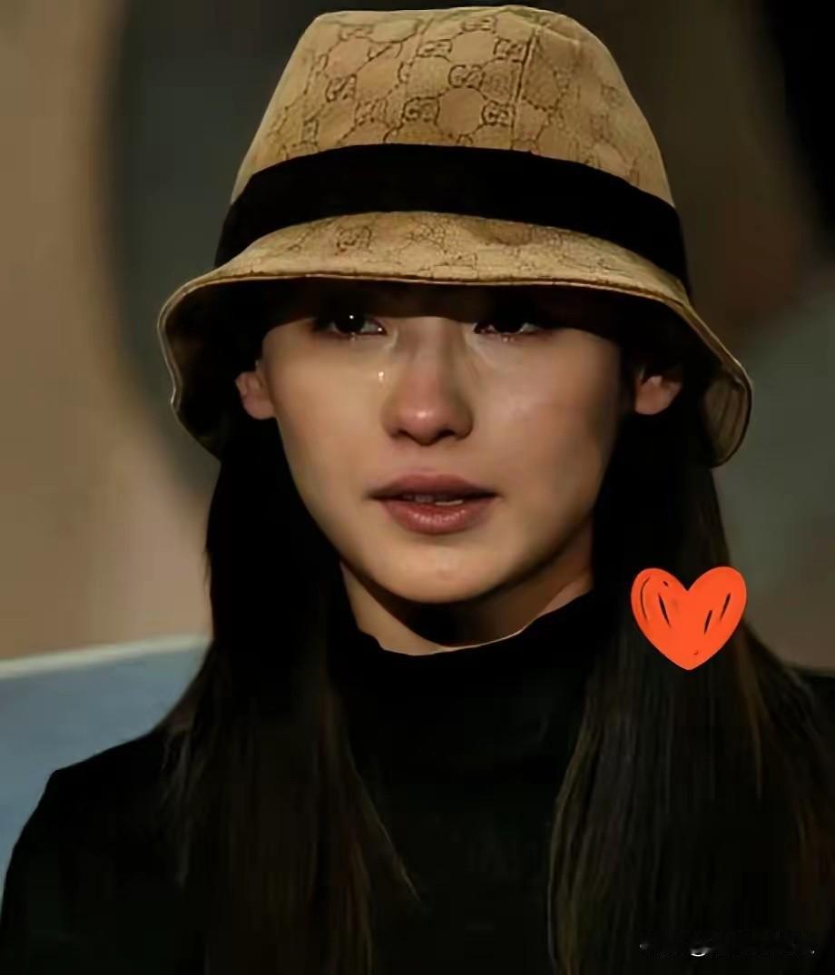 张柏芝身边有谢霆锋还是不错的
最起码就不会有今天这一出
上一次难关有谢霆锋在，并