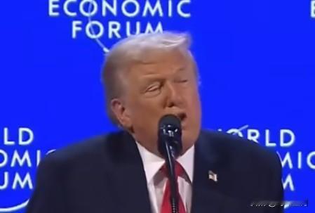 🔻特朗普在达沃斯再次羞辱马克龙：“我当时说，听着马克龙，这事你得办，而且得办得