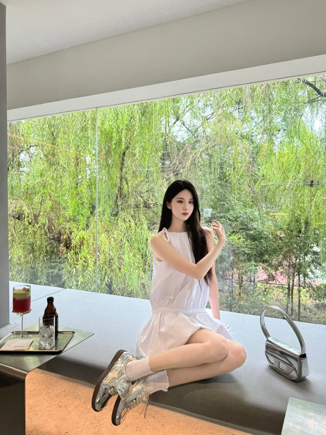 西安新店🖼️喜欢这绿意盎然的窗景