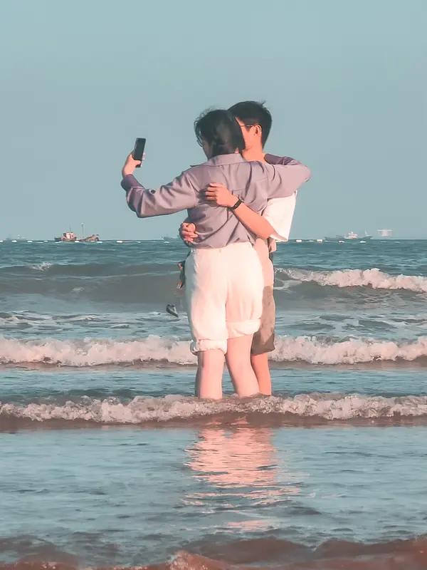 感情不过
你让我一步
我让你一步
最后
争不出谁输谁赢
此乃
相处不累的真谛