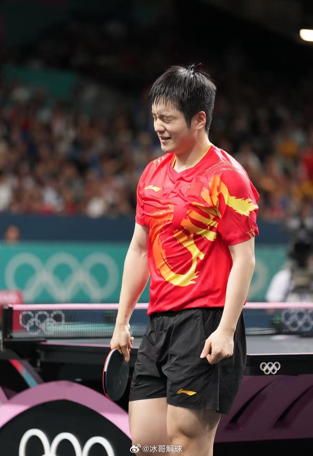 乒坛标杆樊振东樊振东以极致自律与坚持，始终是乒坛标杆。德甲赛场19战17胜，率队