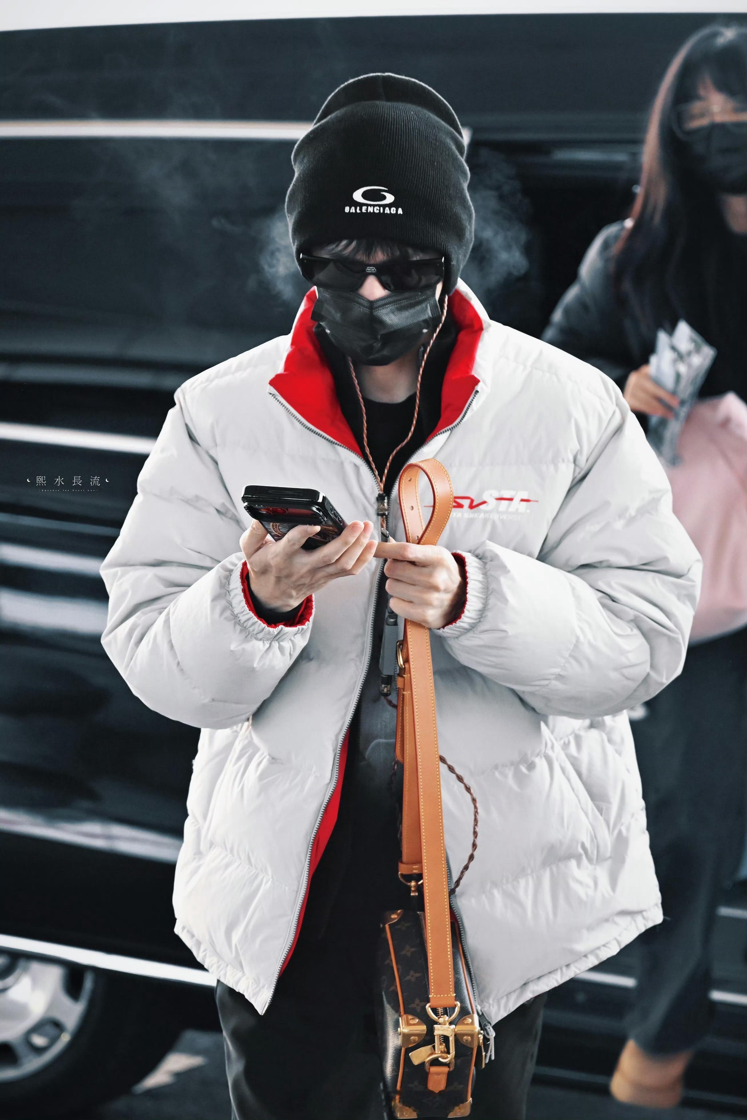 罗云熙飞北京，熙熙冬至快乐连轴转的行程辛苦了 到家了好好休息