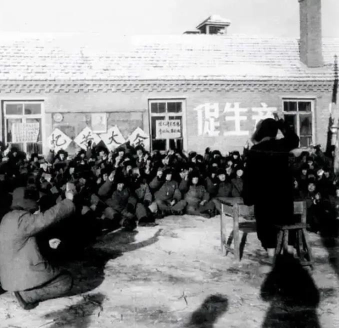 1981年初，我们38师的新师长到任，他此前的职务是军司令部作训处处长。

这位