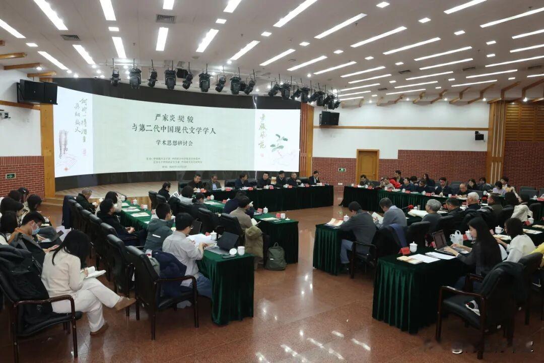 严骏：你知道干嘛的吗？

AI提问“严骏”一词答复是：“严骏”并非汉语里的规范固