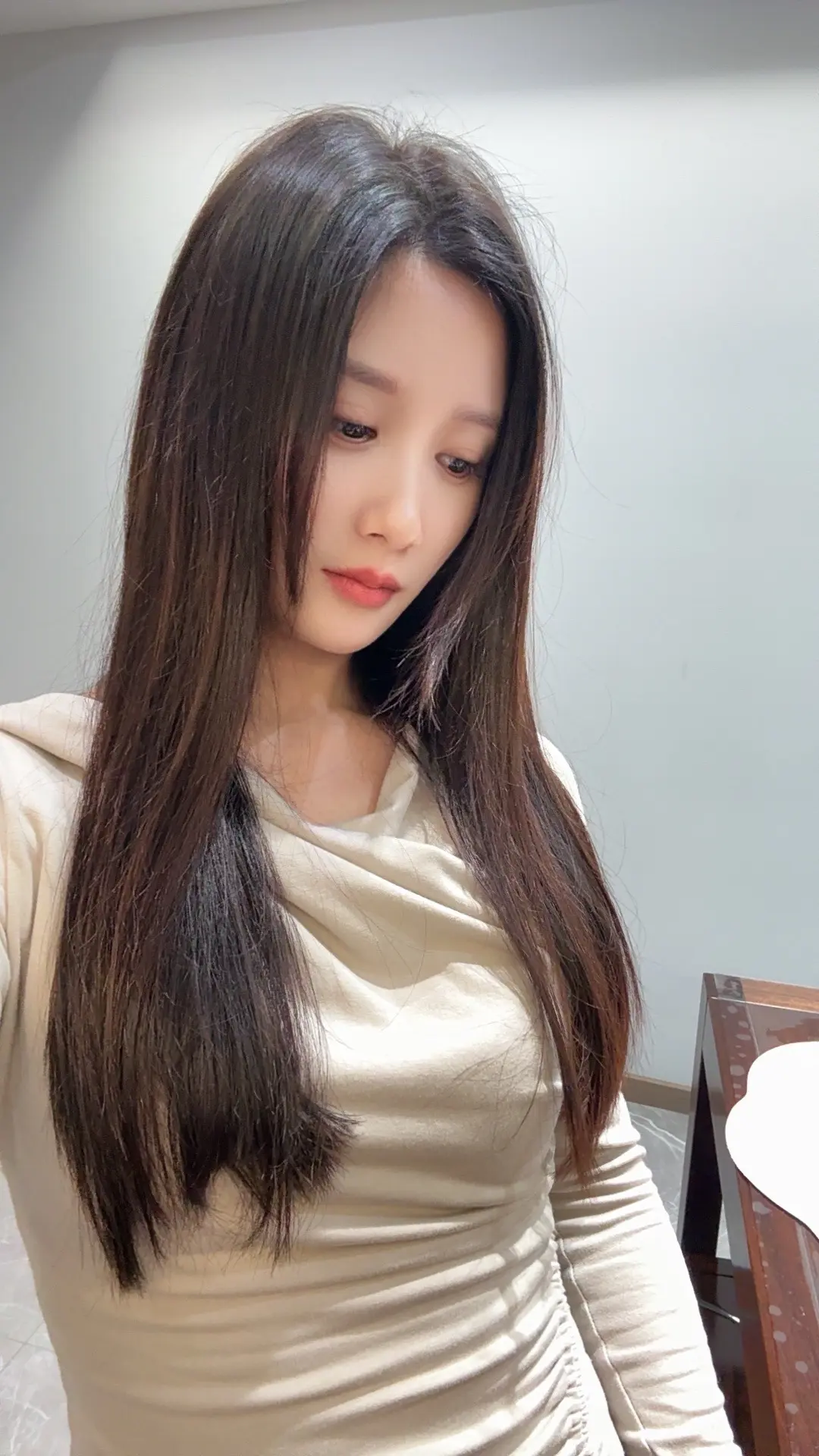 后来我拒绝了所有吹来的风，也再也没有很爱的人，联不联系都不重要了，你平...