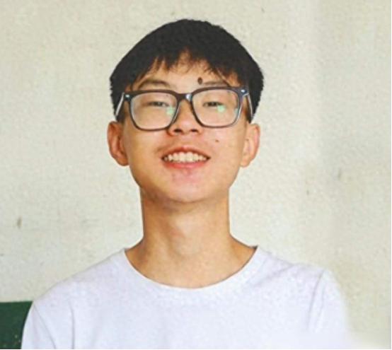 “来不及了，我不上985了！”湖南益阳，18岁高考考生考了642分（物理类），超