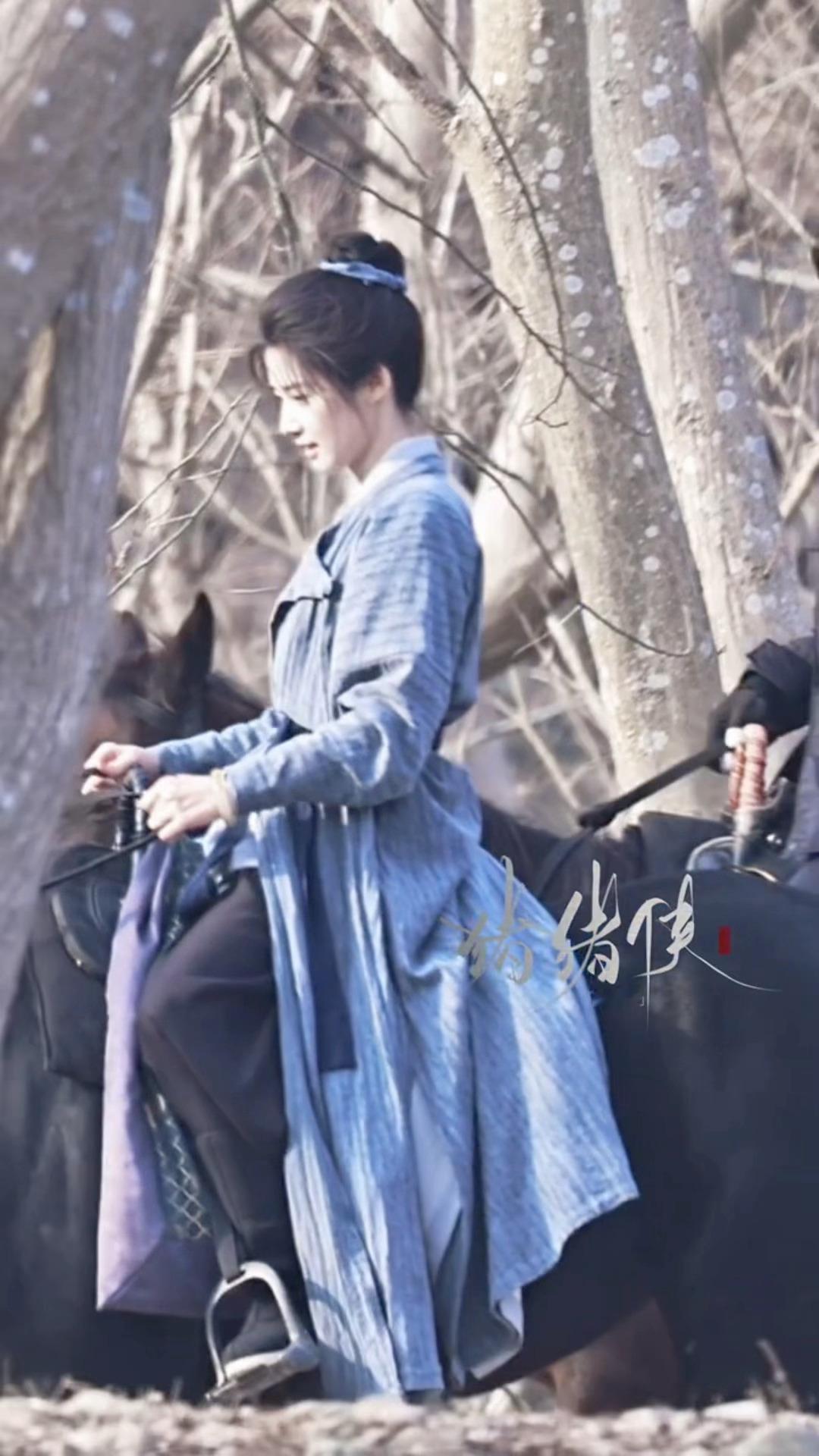 好想叫南衣一声哥哥呀….🤤卢昱晓南衣骑马路透