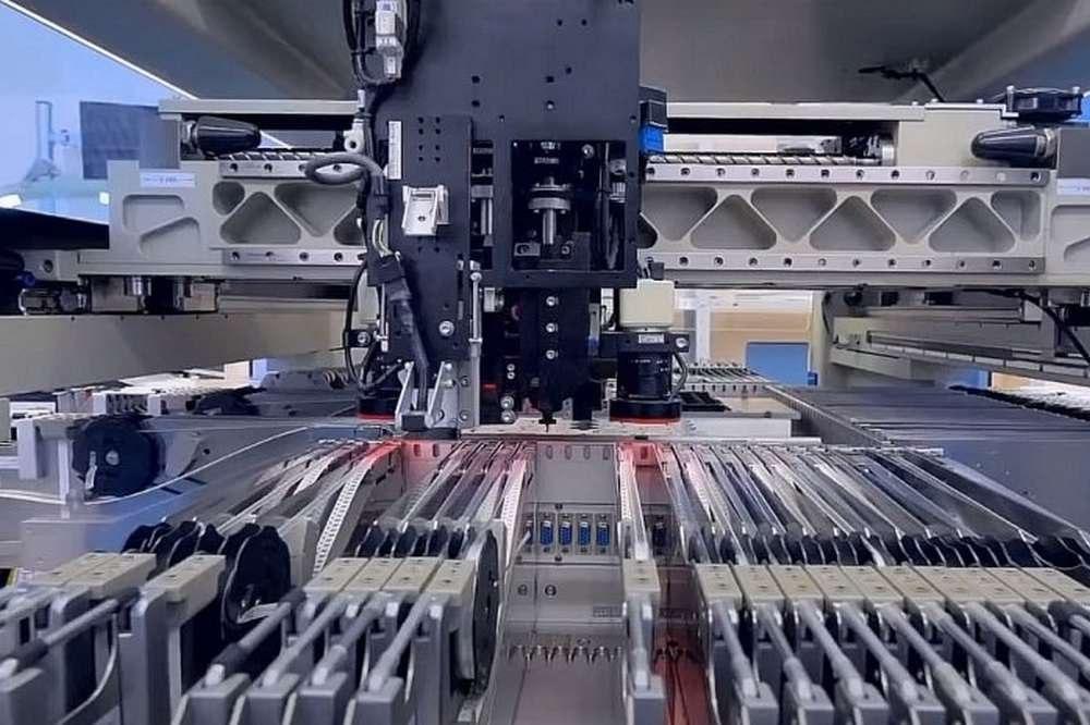 此前，援助了一批工业规模的3D打印机，能直接打印各种军用零件，而乌克兰人正在利用