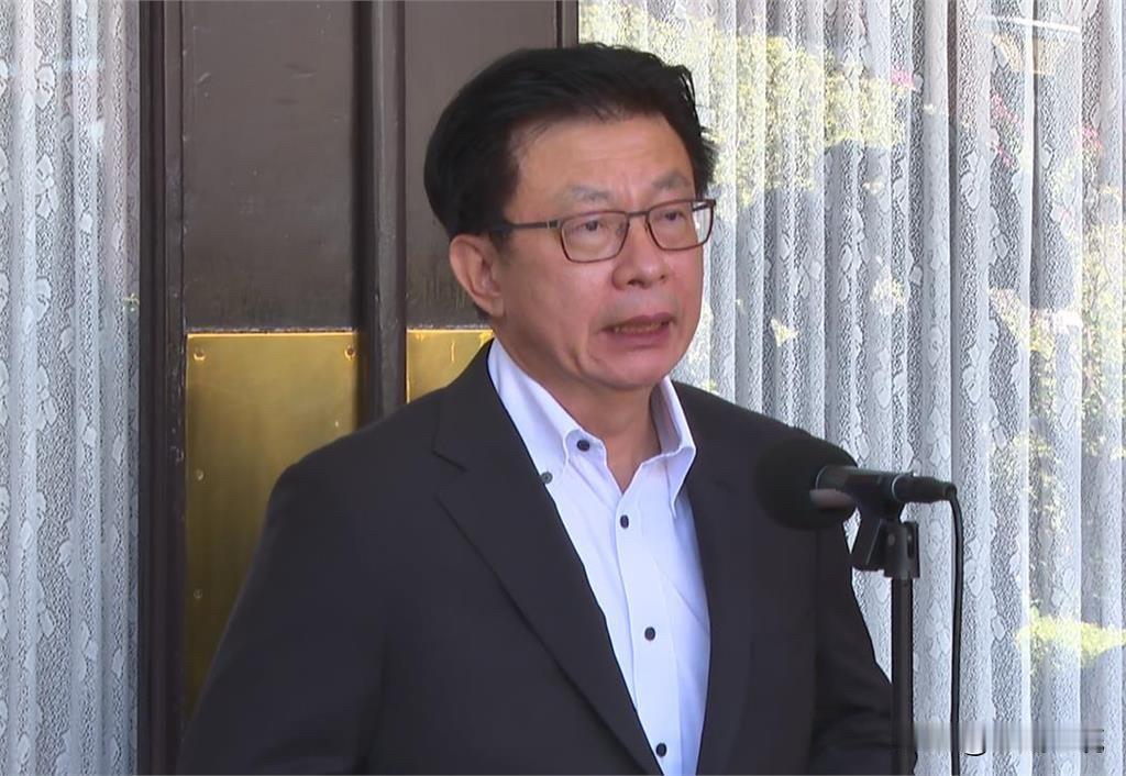 李贞秀身份问题 绿委叫嚣：中国人不能当台湾的立委

针对民众党立委李贞秀身份问题