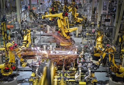 据《日本经济新闻》2026年3月最新统计，2025年中国车企全球累计销量近270