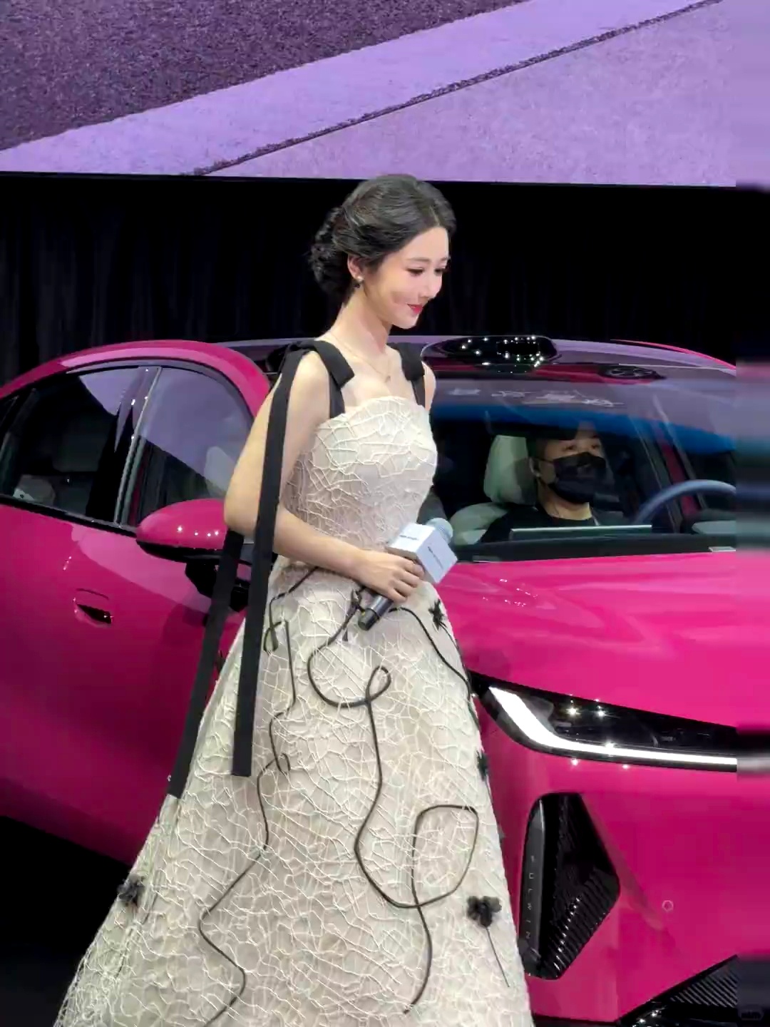 杨紫奇瑞直播造型 Yolancris 2026秋冬系列 