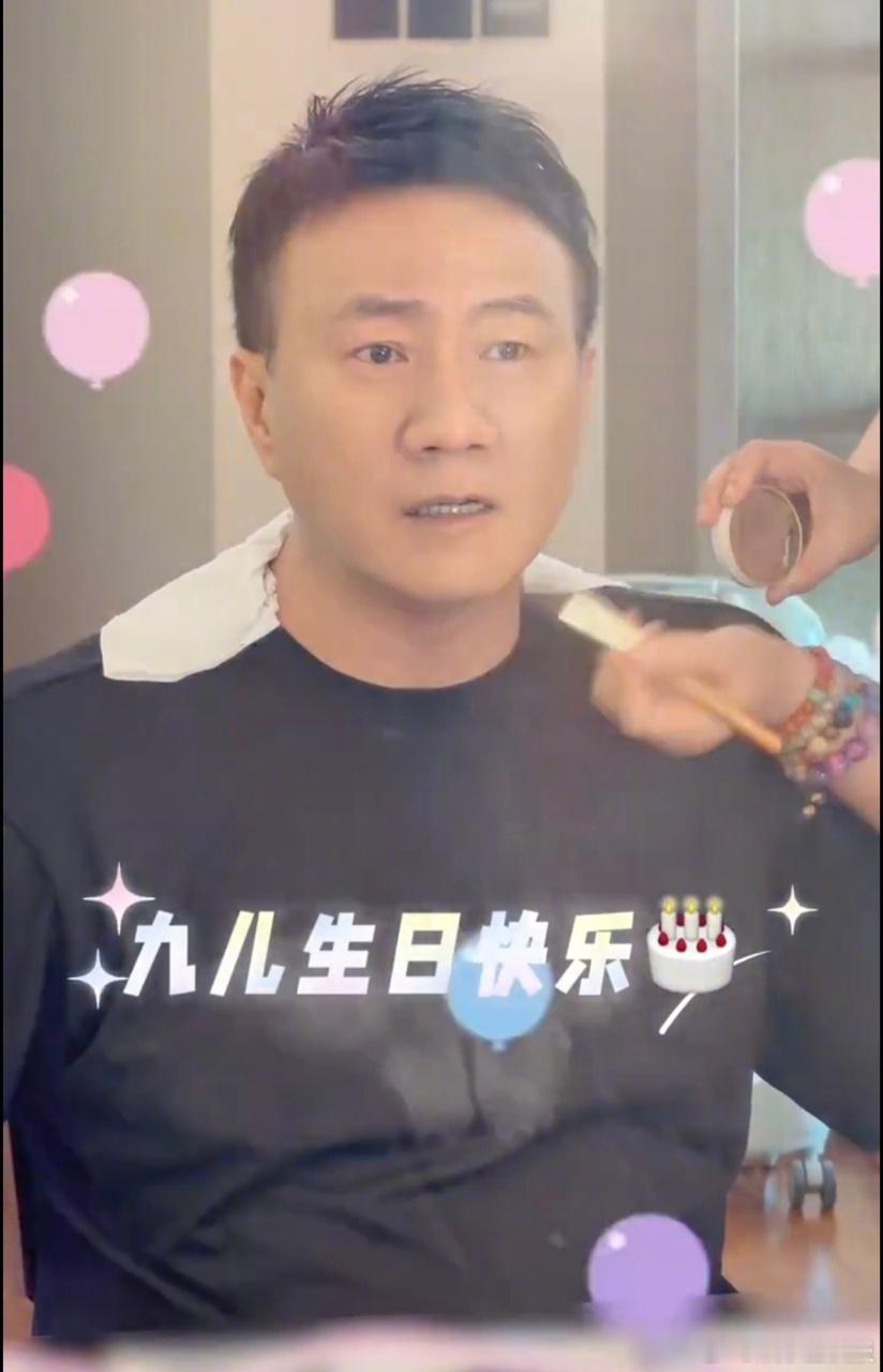 胡军永远是女儿的首席观众胡军遗憾因工作错过女儿生日胡军发布视频为女儿庆生，受制于